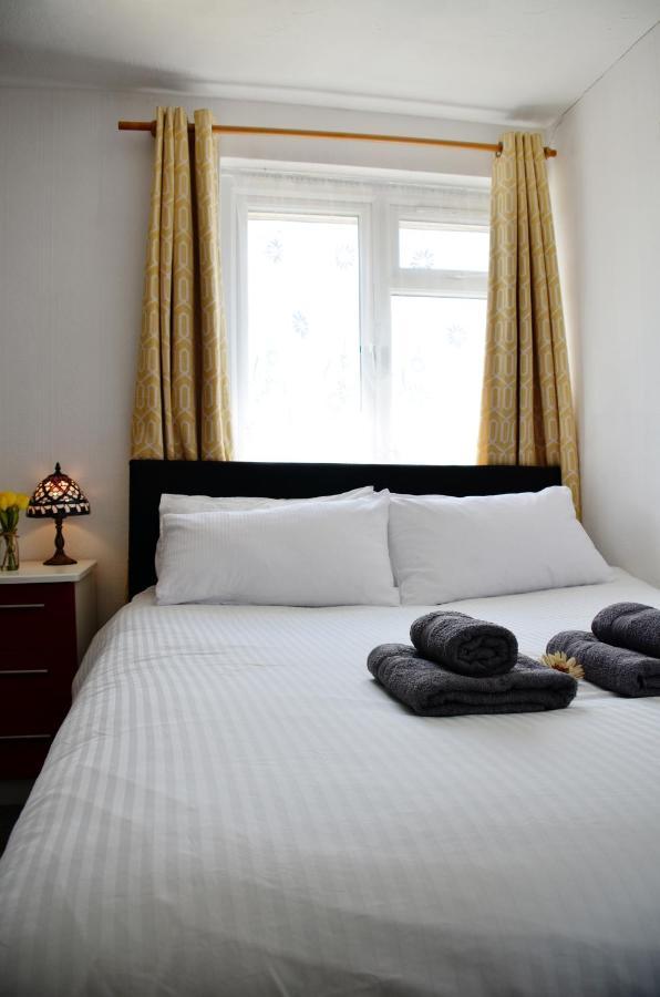 Sm Dreams Unlimited Serviced Accommodation- Stanwell-Staines-Heathrow 외부 사진