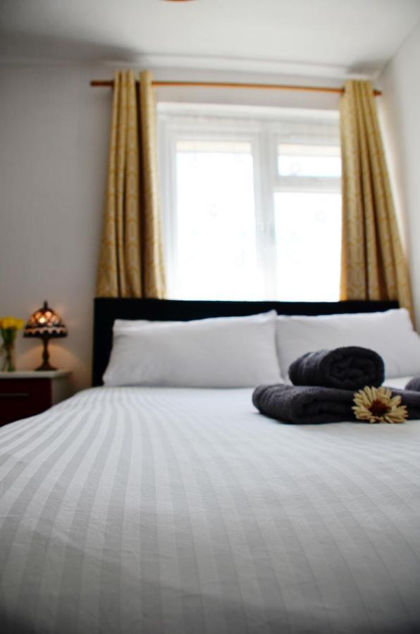 Sm Dreams Unlimited Serviced Accommodation- Stanwell-Staines-Heathrow 외부 사진