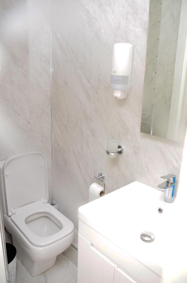 Sm Dreams Unlimited Serviced Accommodation- Stanwell-Staines-Heathrow 외부 사진
